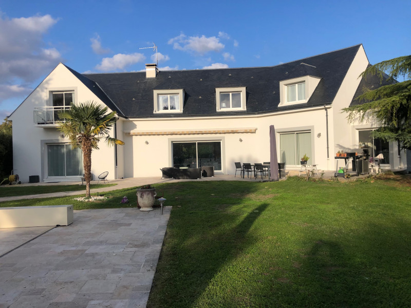 Maison moderne avec jardin et terrasse - Façades Essonne