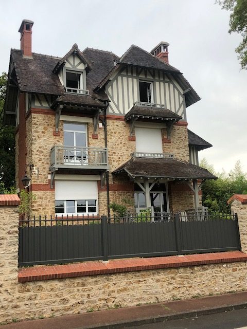 Artisan peintre à Draveil - État d'origine de la façade avant peinture