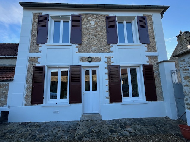 Maison après réparation des fissures et la rénovation des façades à Évry-Courcouronnes