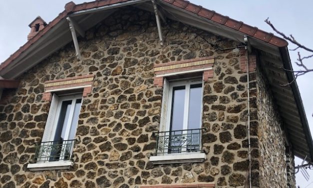 Comment rénover une maison en pierre meulière à Evry